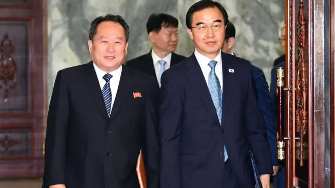 13일 남북 고위급 회담에는 북측은 리선권 조국평화통일위원회 위원장(좌)이 남측은 조명균 통일부 장관(우)이 수석대표로 참석했다