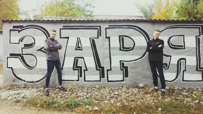 Владислава Овчаренка та Артема Ахмерова засудили в "ЛНР" за "шпигунство" і спалення прапора