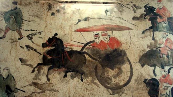 ภาพการสู้รบบนผนังสุสานยุคราชวงศ์ฮั่นตะวันออก ซึ่งวาดขึ้นก่อนที่ราชวงศ์นี้จะล่มสลายใน ค.ศ. 220