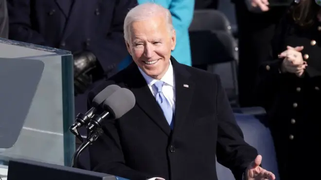 おぞましい」発言したと米大統領の副報道官が辞任 - BBCニュース