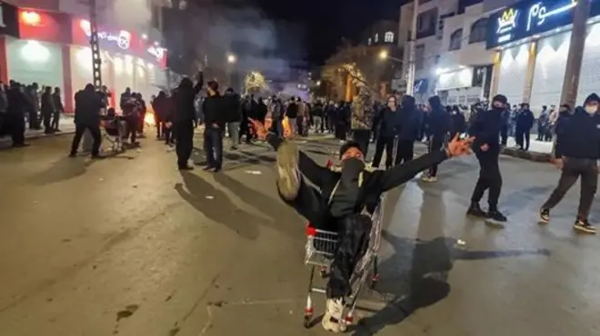 Эрондаги норозилик намойишлари