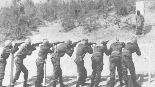 Awọn ọlọpaa n yinbọn mọ adigunjale