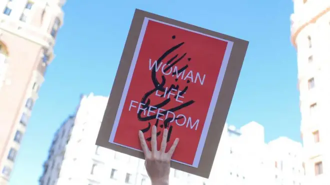 زن زندگی آزادی