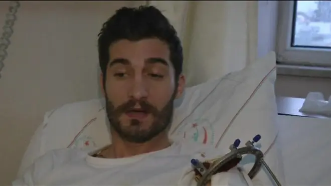 ИГ взяла на себя ответственность за нападение на ночной клуб в Стамбуле, в ходе которого погибли 39 человек. Франсуа аль-Асмар выжил во время нападения.