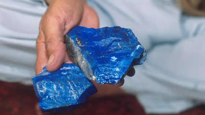 بدخشان ولایت د ګڼو ګرانبیه کاڼو زېرمي لري چې ګآڼو کې کارېږي