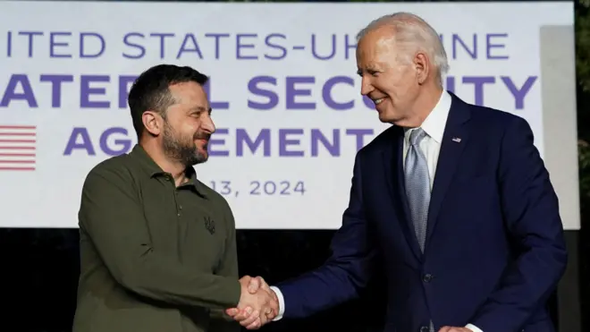 သမ္မတ ဘိုင်ဒန်နဲ့ သမ္မတ ဇလန်းဇကီးတို့ ဆုံတွေ့ကြချိန် 