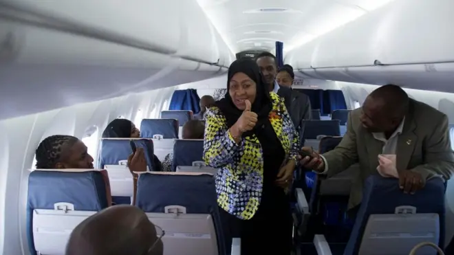 Bi Samia Suluhu akiwa kwenye ndege