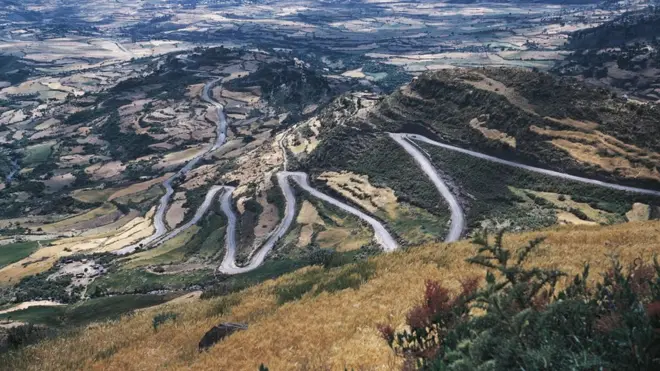 የአዲስ አበባ አስመራ መንገድ በከፊል