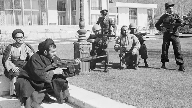 साल 1979 की ईरानी क्रांति के लक्ष्यों में एक मक़सद सोवियत संघ का विरोध करना भी था