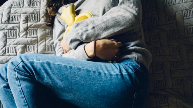 ผู้หญิงปวดท้อง