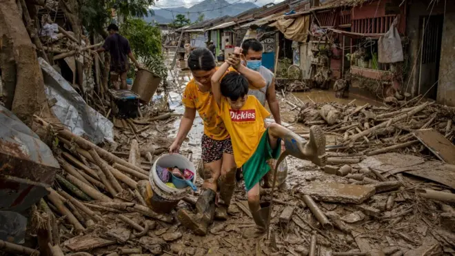 Vilarejo nas Filipinas atingido por tufão1xbet propagandanovembro1xbet propaganda2020