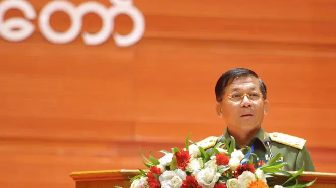 මියන්මාර හමුදා ප්‍රධානී ජෙනරාල් මින් අවුන් හ්ලිං