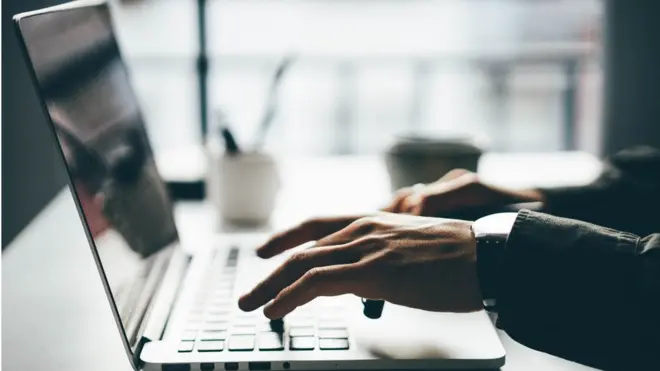 حاسوب محمول