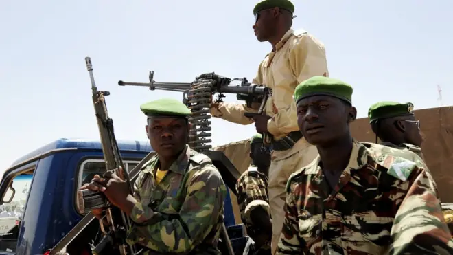 Des gendarmes nigériens en patrouille dans le nord du pays.