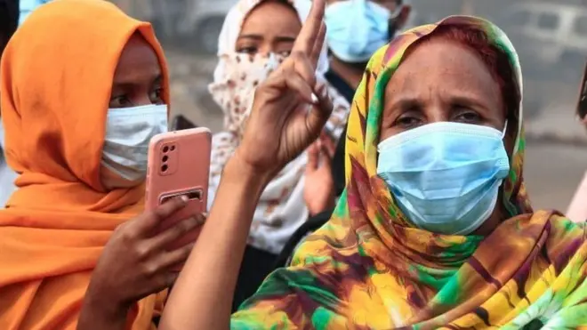 सूडान में प्रदर्शनकारी