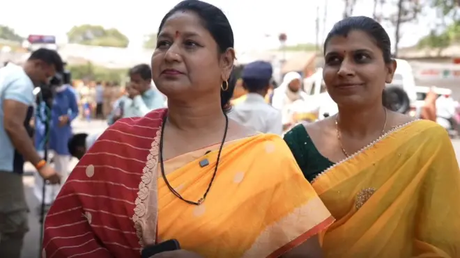 धार में पहुँचे श्रद्धालु