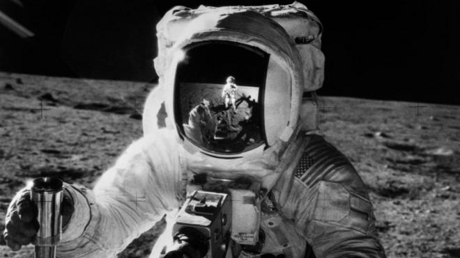 艾伦·比恩是1969年11月阿波罗12号飞行中登月舱的驾驶员，搜集月球样本是他们的任务之一。