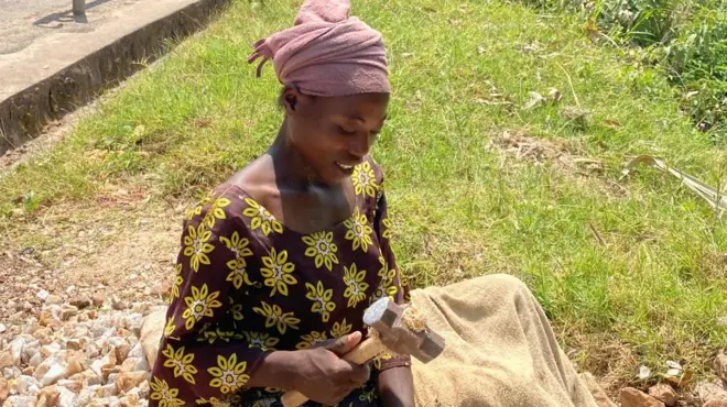 Nyiransabimana agira inama abakobwa bakiri bato kwitonda kugira ngo babaze bakure neza