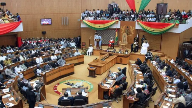 Di lawmakers bin decide say di regulation go dey set entrance exam to enter Ghana law school