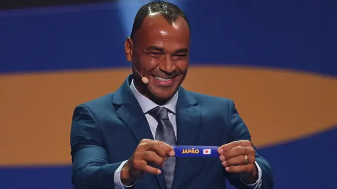 Cafú, leyenda del fútbol brasilero presentó el sorteo de la Copa América.
