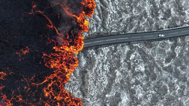 A lava flui por uma estrada pertomr bet bônusGrindavik, na Penínsulamr bet bônusReykjanes, na Islândia,mr bet bônus21mr bet bônusnovembromr bet bônus2024