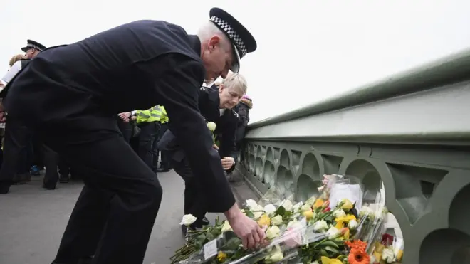 В среду на Вестминстерском мосту прошла акция поминовения жертв Масуда