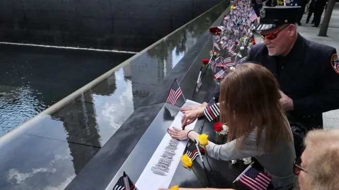 Halkii ay ka dumeen daarihi Twin-Towers, New York