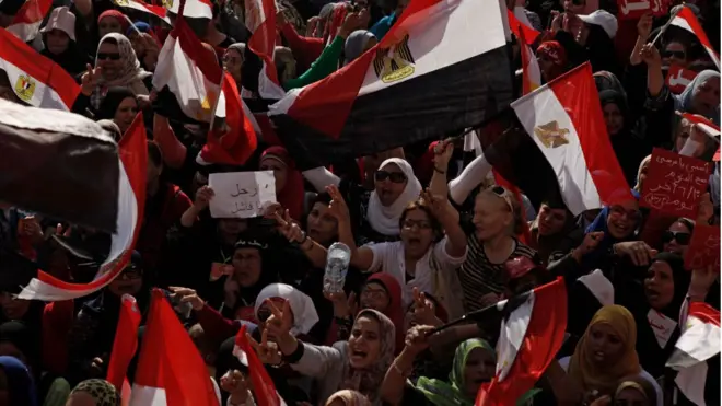 خرج ملايين المصريين، في 30 يونيو/حزيران 2013، للمطالبة برحيل أول رئيس مدني منتخب