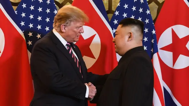 도널드 트럼프 미국 대통령과 김정은 북한 노동당 위원장이 27일 베트남 하노이의 호텔에서 만나 두 번째 정상회담을 시작했다