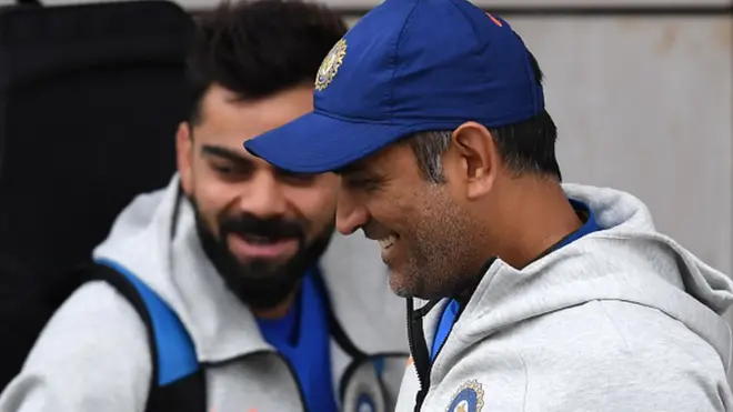 కోహ్లీ, ధోనీ