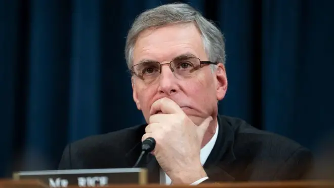 كان توم رايس واحدا من 10 نواب ديمقراطيين صوتوا لعزل ترامب