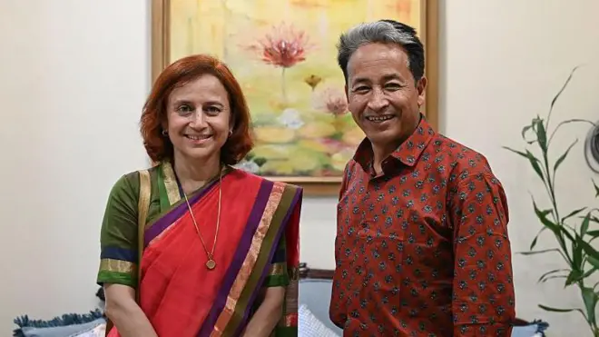 गीतांजली अंगमो आणि सोनम वांगचूक ( संग्रहित)