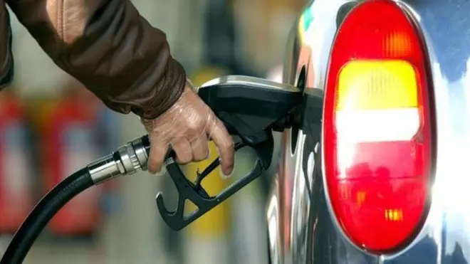 جایگاه فروش بنزین و گازوئیل