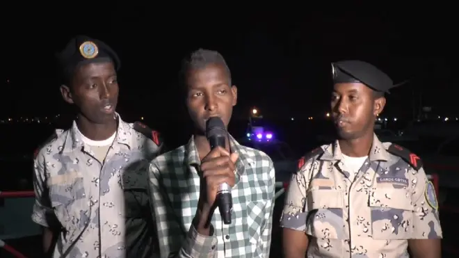 5 qof oo Soomaali ah ayaa la socotay doonta uu saarnaa Ciid, laakiin kaligiis ayaa ka badbaaday