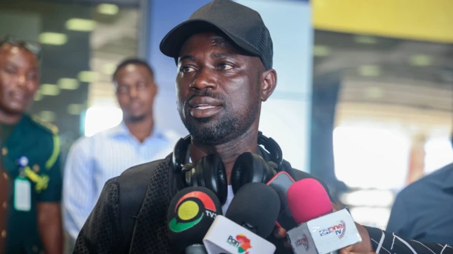 Emmanuel Asamoah as e land Ghana