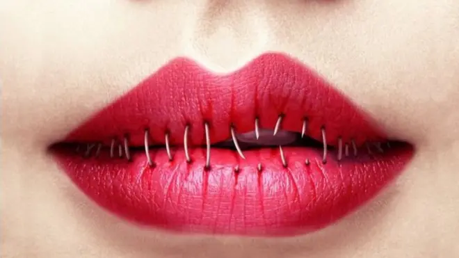 महिला के होंठ