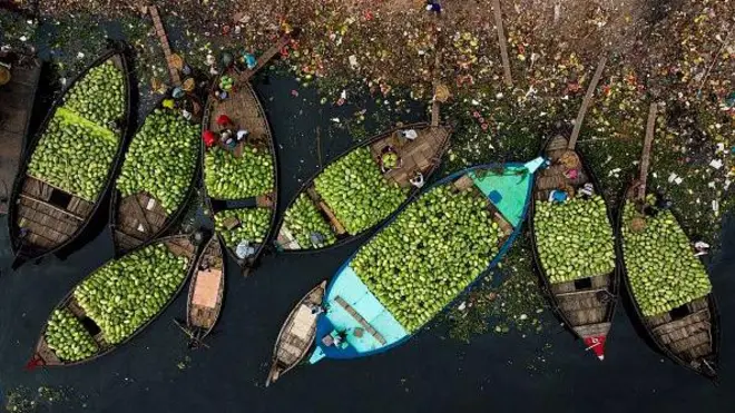 పడవలలో సరకు రవాణా