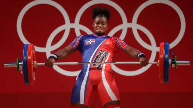 Crismery Santana, bronce en halterofilia 87 kilos para República Dominicana.