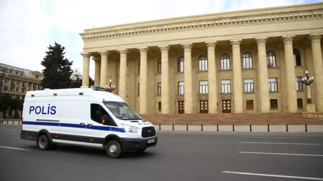 polis bu gün koronavirus müxalifətçilərin həbsi