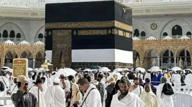 Awọn alalaaji niluu Mecca fi aṣo funfun bora