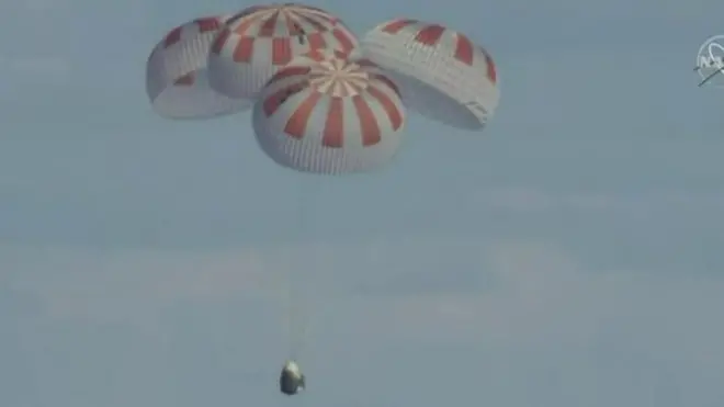 Dragon dört paraşüt yardımıyla başarıyla indi