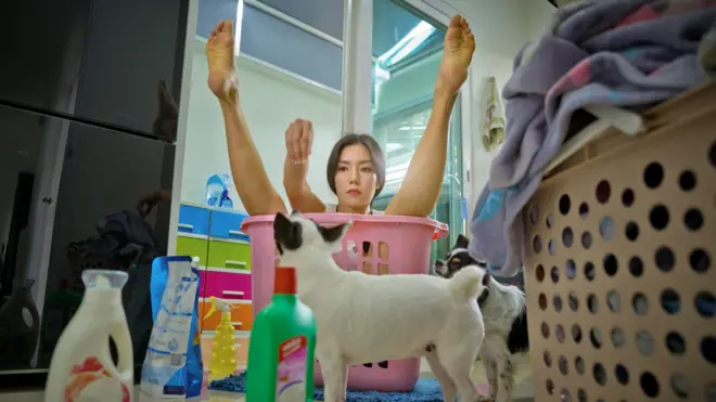 “ไม่เป็นไปตามบรรทัดฐานหรือความคาดหวังของสังคม” 