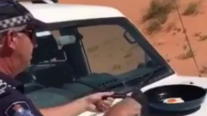 क्वींसलैंड पुलिस सर्विस का वीडियो सोशल मीडिया पर वायरल हो गया है