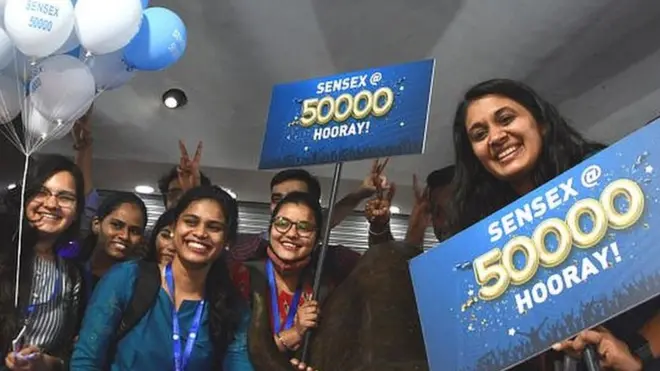 బీఎస్‌ఈలో సెన్సెక్స్‌ 50,000 మార్కును దాటి రికార్డు సృష్టించింది