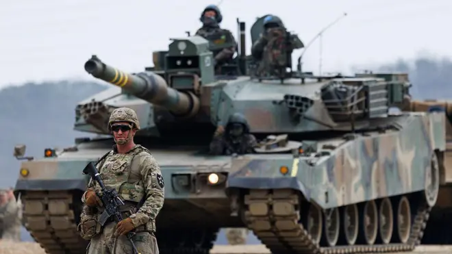 दक्षिण कोरिया में एक मिलिट्री एक्सरसाइज़ के दौरान एक अमेरिकी सैनिक. ये तस्वीर 14 मार्च 2026 की है. (सांकेतिक तस्वीर)