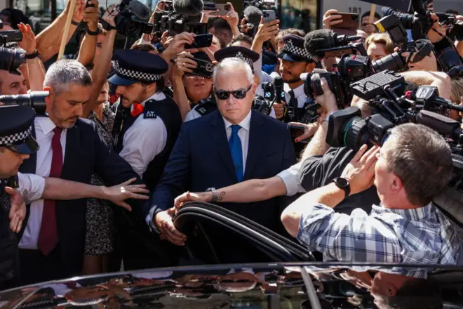 هيو إدواردز عند خروجه من المحكمة اليوم