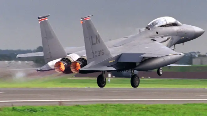 अमेरिकी वायुसेना का एक एफ़-15ई (फ़ाइल फ़ोटो) अमेरिकी वायुसेना का एक एफ़-15ई (फ़ाइल फ़ोटो) 