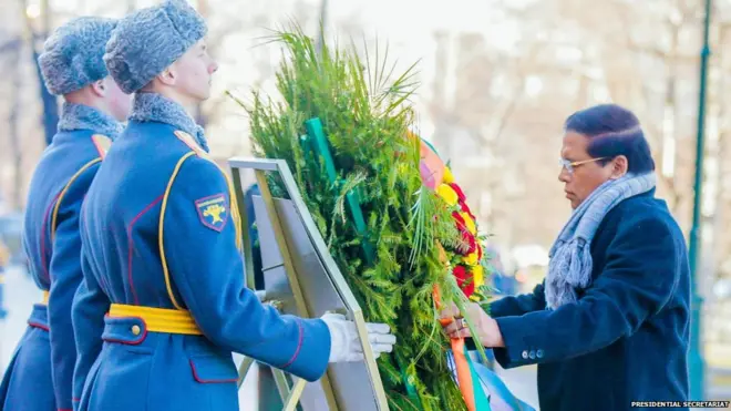ජනපති ඇතුළු දූත පිරිස නාඳුනන සොල්දාදුවාගේ ස්මාරකය හමුවේ