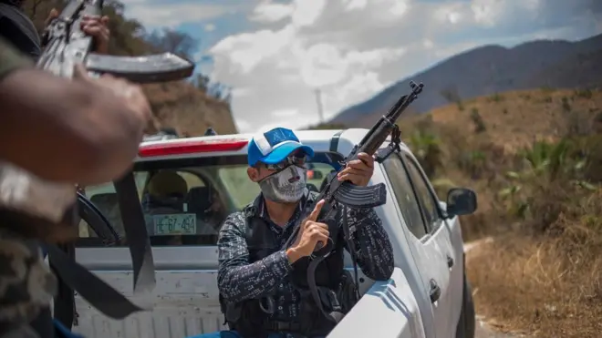 Civis armados contra o crime organizado são uma resposta extrema na América Latina diante da faltacassino no brasil e legalizadosoluções do Estado para o problema da violência crescente