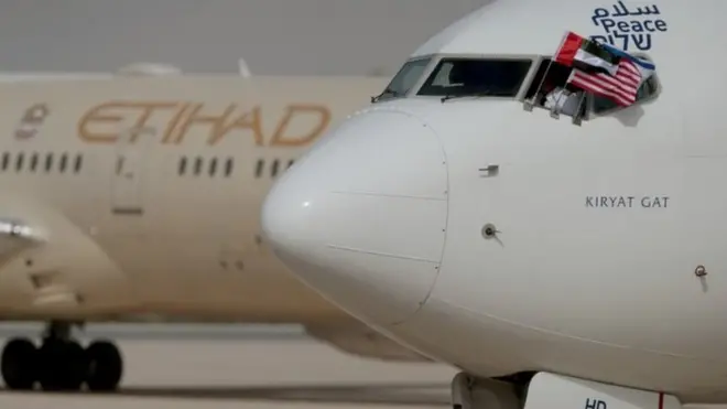 دا لومړی ځل دی چې یوه اسرائیلۍ الوتکه په متحدو عربي اماراتو کې ناسته کوي